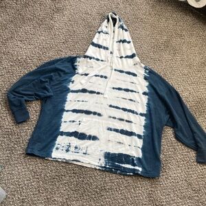 Tie-dye hooded shirt